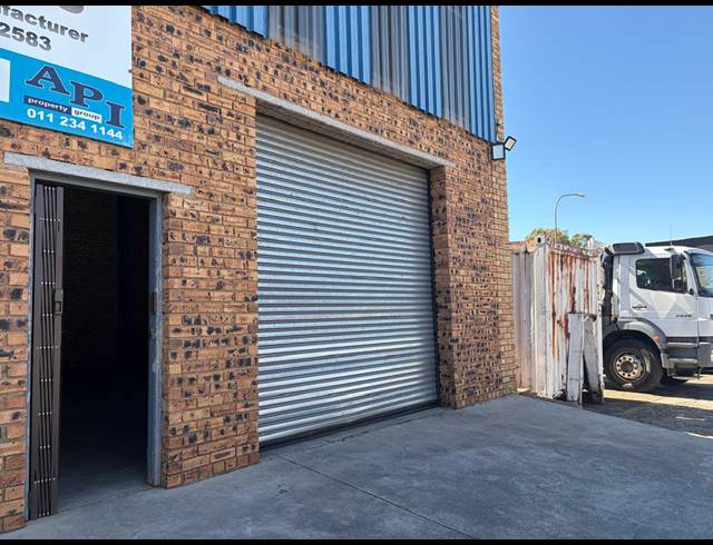 90M² WAREHOUSE TO LET IN TULISA PARK