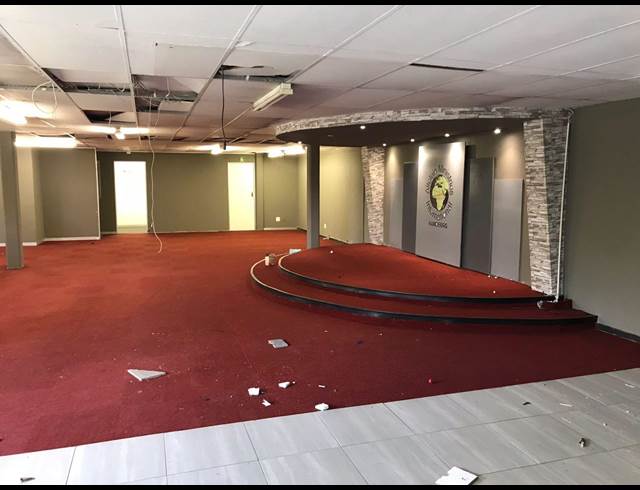 422M² OFFICE TO LET IN STRIJDOMPARK