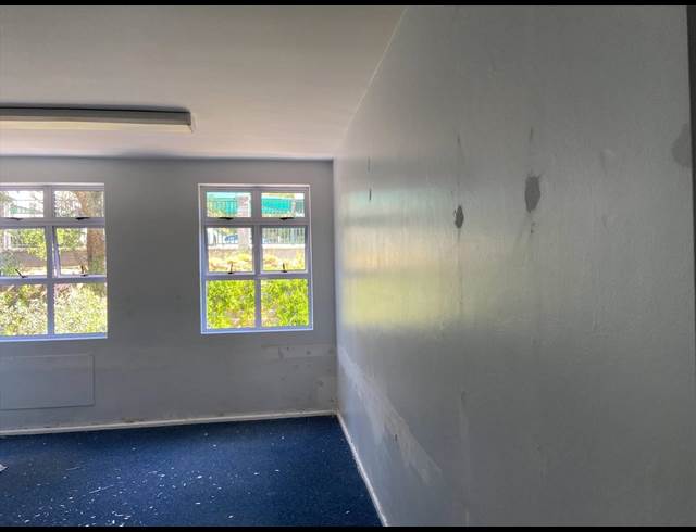 51M² OFFICE TO LET IN WESTLAKE