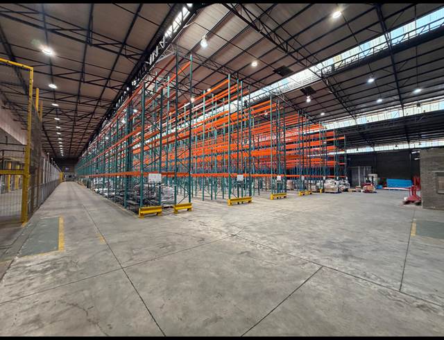 7,988M² WAREHOUSE TO LET IN RANDJESPARK
