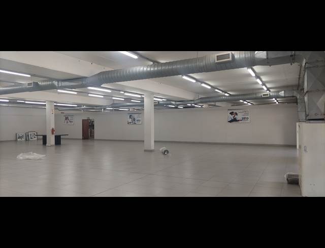 1,271M² BUSINESS TO LET IN RIVERSIDE PARK