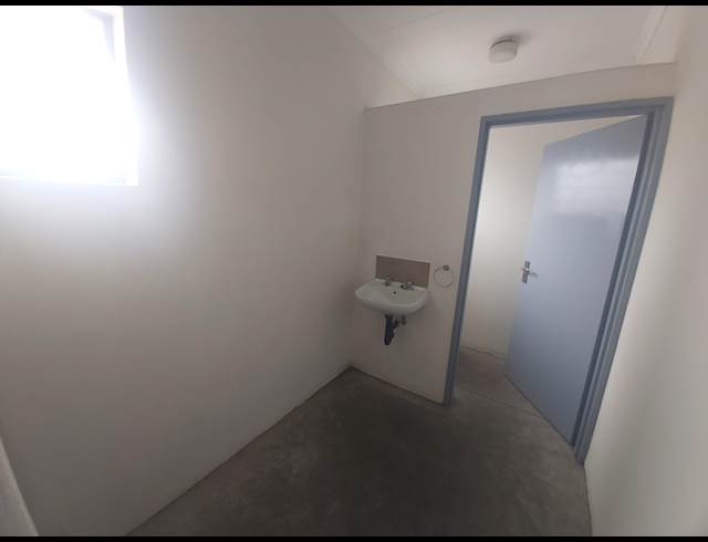 205M² WAREHOUSE RENTED IN WYNBERG