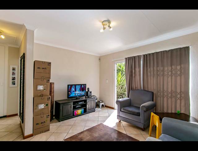 2 BEDROOM SIMPLEX RENTED IN WILGEHEUWEL
