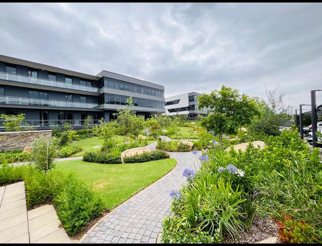 345M² OFFICE TO LET IN VORNA VALLEY