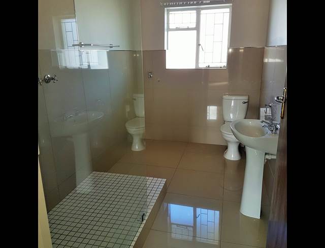 2 bed property to rent in WORCESTER CENTRAL