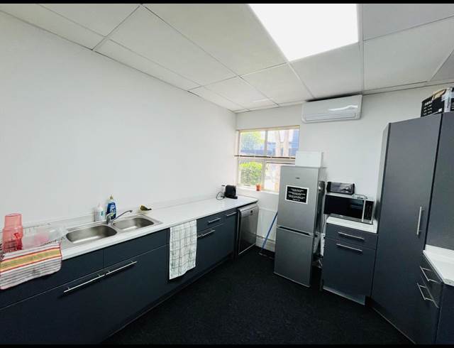 335M² OFFICE TO LET IN VORNA VALLEY