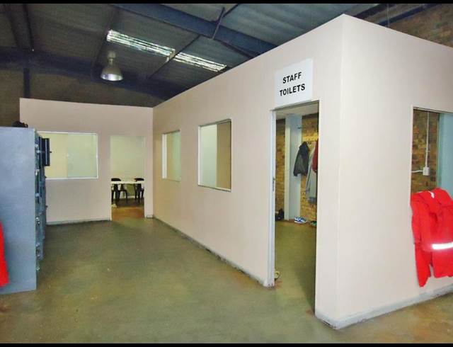 685M² WAREHOUSE TO LET IN JET PARK