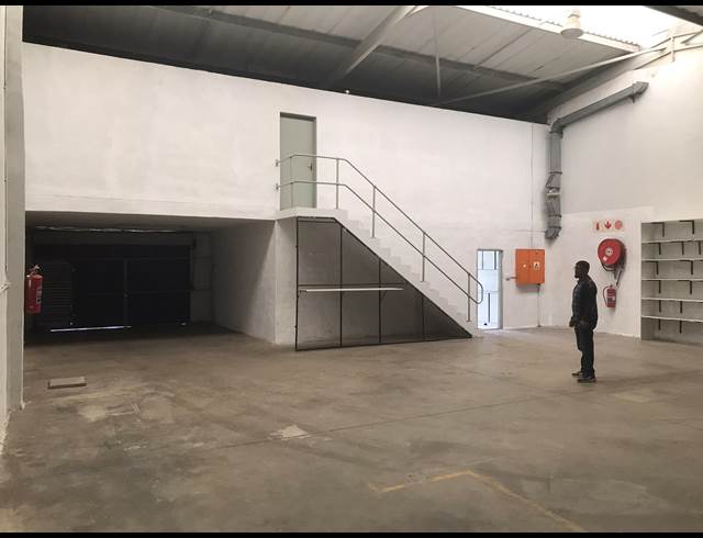 279M² WAREHOUSE TO LET IN WESTMEAD
