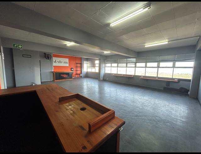 582M² OFFICE TO LET IN PAARDEN EILAND