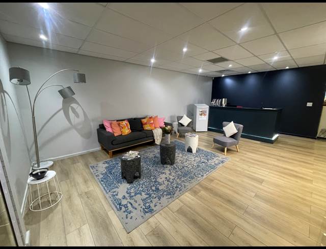 435M² OFFICE TO LET IN WATERFRONT