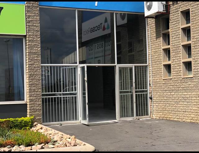 550M² WAREHOUSE TO LET IN HALFWAY HOUSE