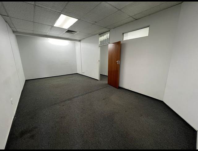 180M² OFFICE TO LET IN STRIJDOMPARK