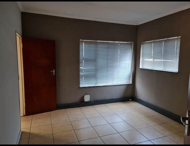 450M² OFFICE TO LET IN WADEVILLE