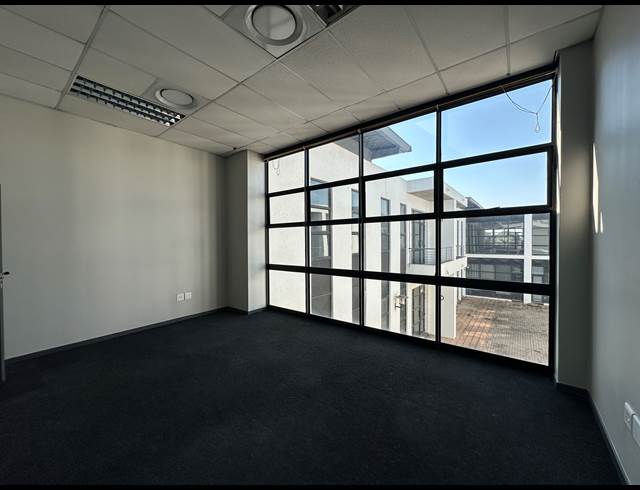 230.80M² OFFICE TO LET IN HIGHVELD TECHNOPARK