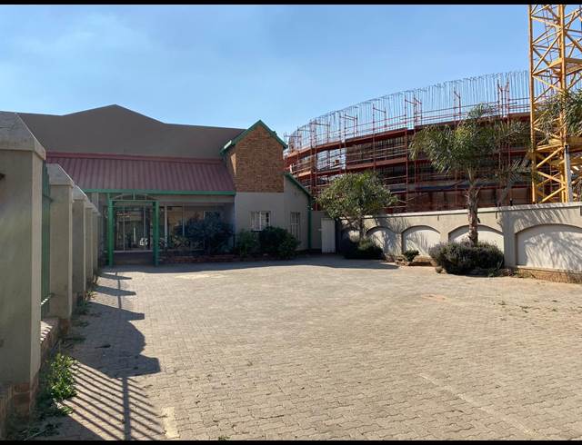 123M² RETAIL TO LET IN ISANDO