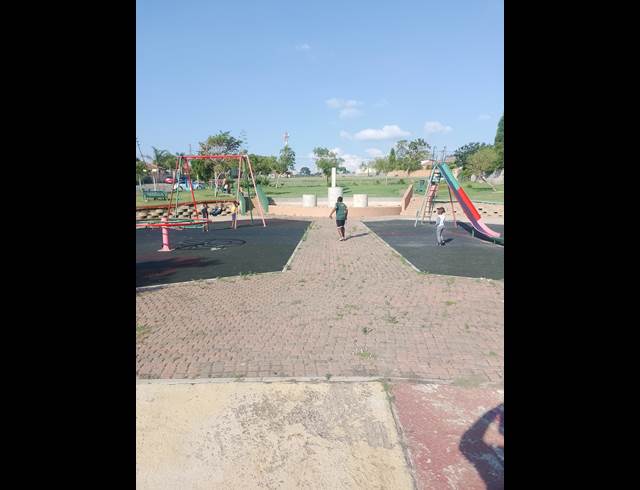 2 bed property to rent in COSMO CITY