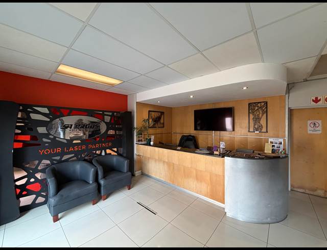 1,894M² WAREHOUSE TO LET IN KYALAMI