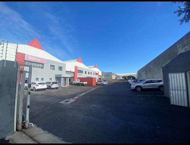 654M² WAREHOUSE TO LET IN MARCONI BEAM INDUSTRIA