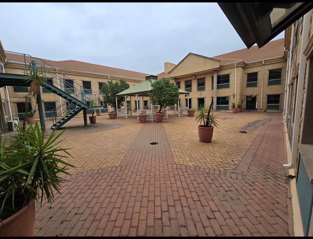 4,395M² OFFICE TO LET IN BEDFORDVIEW