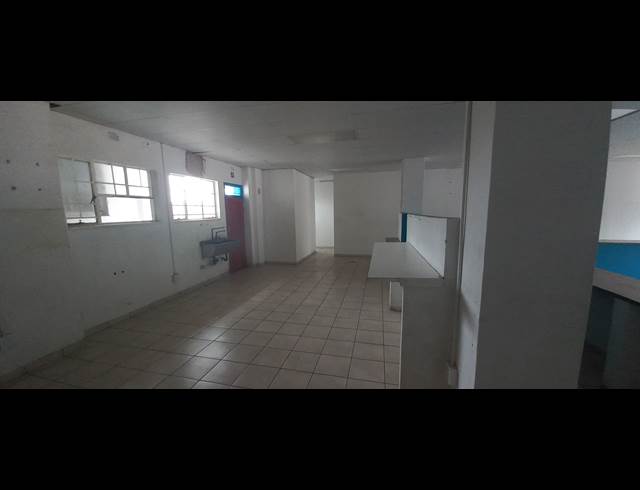 320M² RETAIL TO LET IN BORDEAUX