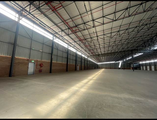 2,250M² WAREHOUSE TO LET IN AIRPORT PARK