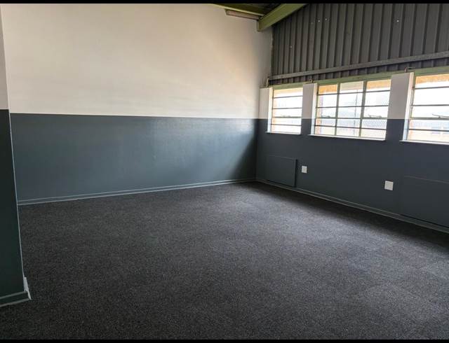 410M² WAREHOUSE TO LET IN PROLECON