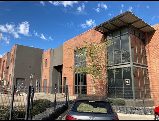772M² WAREHOUSE TO LET IN EVERITE INDUSTRIA