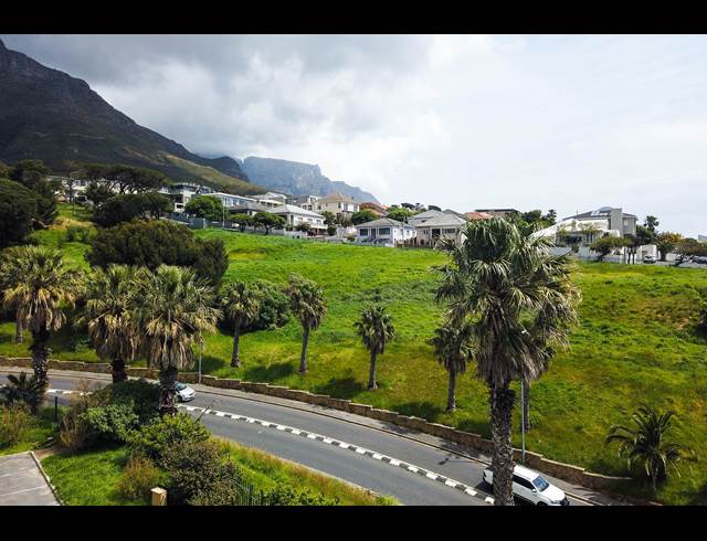 1,255M² BUSINESS TO LET IN WOODSTOCK