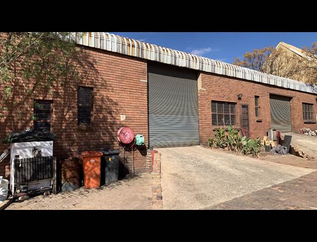 200M² WAREHOUSE TO LET IN SUNDERLAND RIDGE