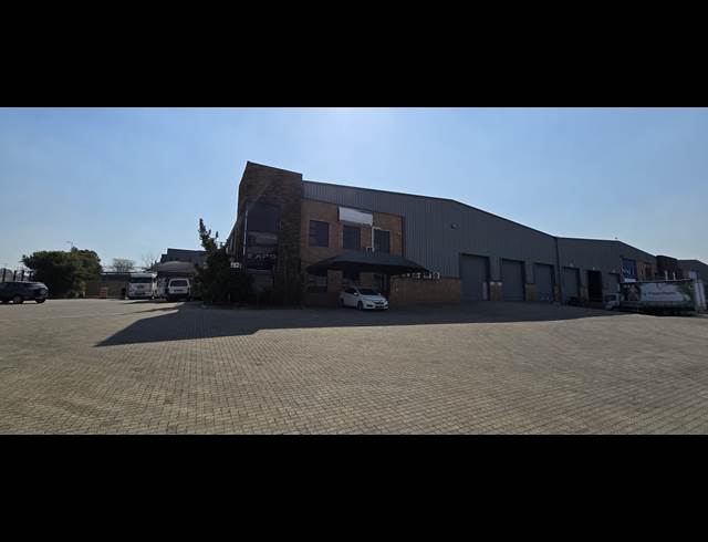 2,294M² WAREHOUSE TO LET IN COSMO BUSINESS PARK