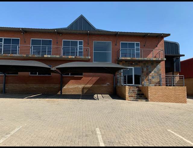 1,050M² WAREHOUSE TO LET IN NORTH RIDING