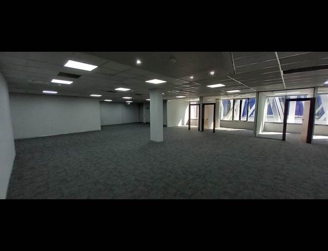 412M² OFFICE TO LET IN BRYANSTON