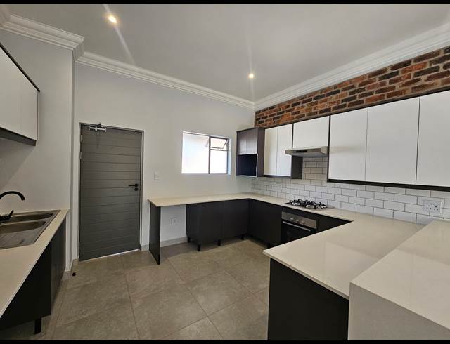 3 BEDROOM APARTMENT TO LET IN BRYANSTON