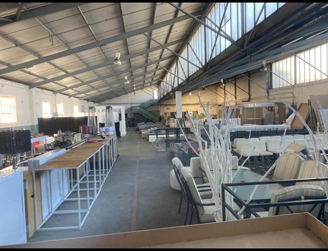 2,118M² WAREHOUSE TO LET IN KENSINGTON