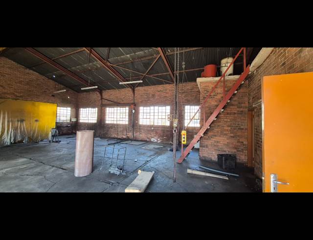 250M² WAREHOUSE TO LET IN ANDERBOLT