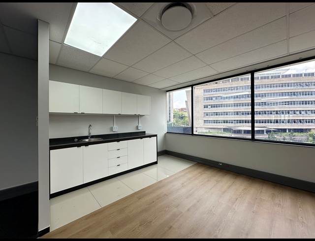 451M² OFFICE TO LET IN SANDTON CENTRAL