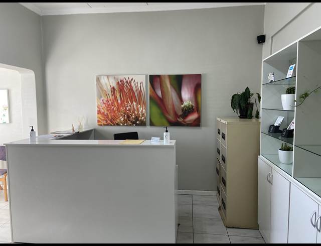 150M² BUSINESS TO LET IN TOKAI