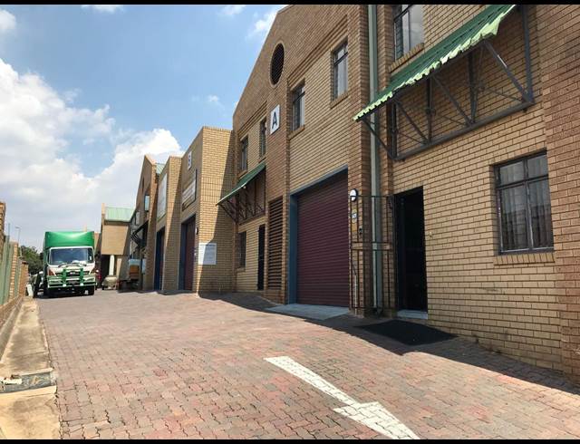 190M² WAREHOUSE TO LET IN STRIJDOMPARK