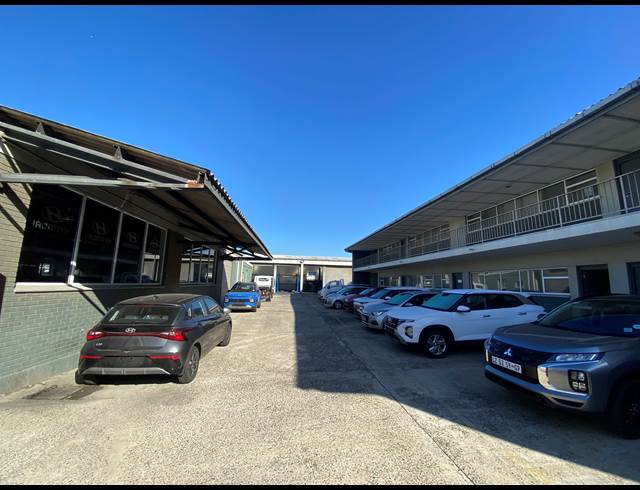 1,903M² SHOWROOM TO LET IN PAARDEN EILAND