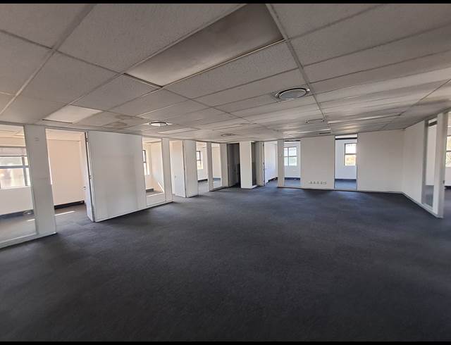 281M² OFFICE TO LET IN HYDE PARK