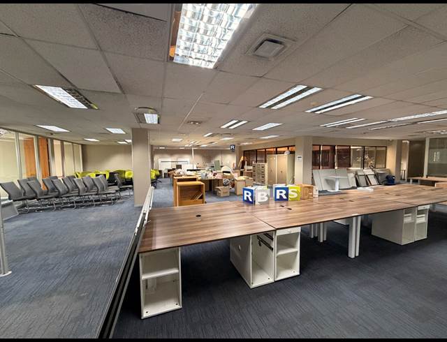 890M² OFFICE TO LET IN DE WATERKANT