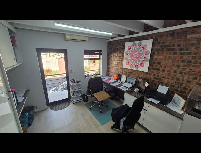 128M² OFFICE TO LET IN WESTLAKE