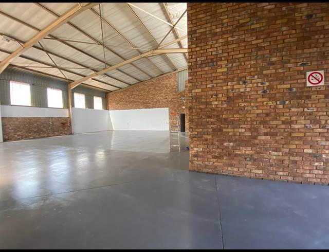 450M² WAREHOUSE TO LET IN HALFWAY HOUSE