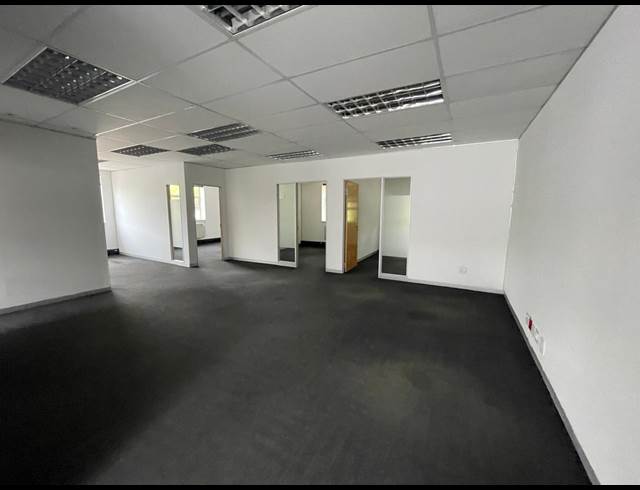 213M² OFFICE TO LET IN BRYANSTON