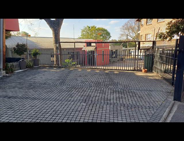 156M² OFFICE TO LET IN NELSPRUIT EXT 1