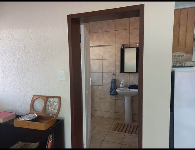 Office property to rent in LYNNWOOD GLEN