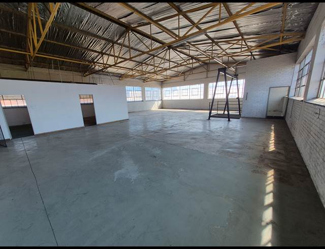 900M² WAREHOUSE TO LET IN BENROSE