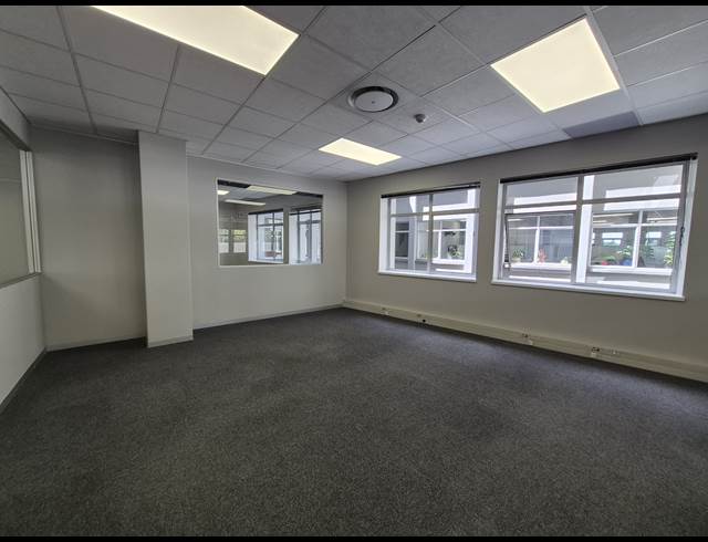 325M² OFFICE TO LET IN SANDTON CENTRAL