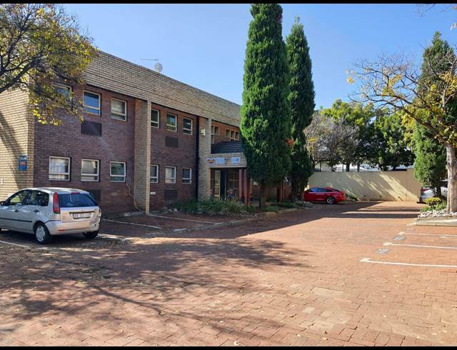 161M² OFFICE TO LET IN LYNNWOOD