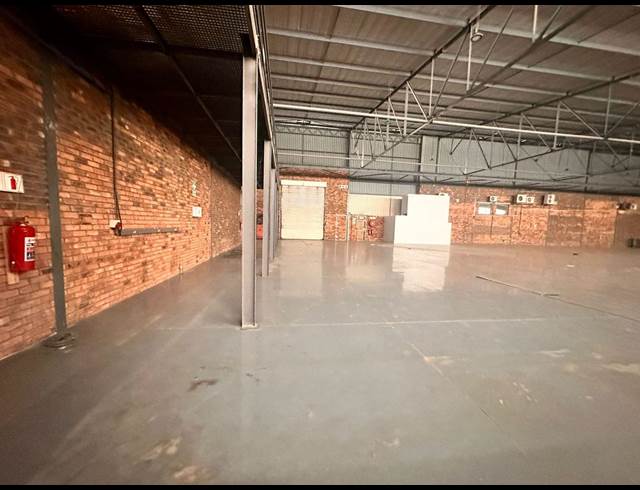 2,805M² WAREHOUSE TO LET IN ORMONDE